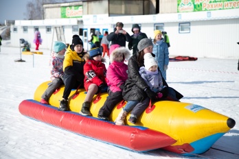 «Зимние забавы» для членов профсоюза томского СИБУРа 