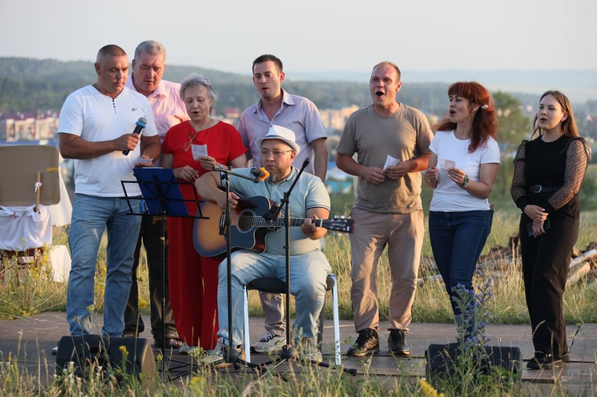 Песни о главном, песни о вечном