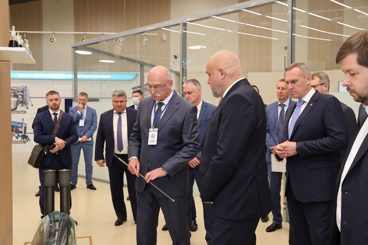 Министр энергетики РФ Сергей Цивилев посетил Югру