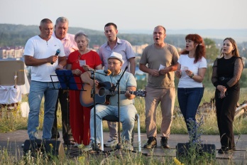 Песни о главном, песни о вечном