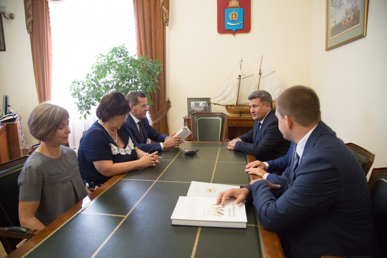 Председатель Нефтегазстройпрофсоюза России встретился с губернатором Астраханской области